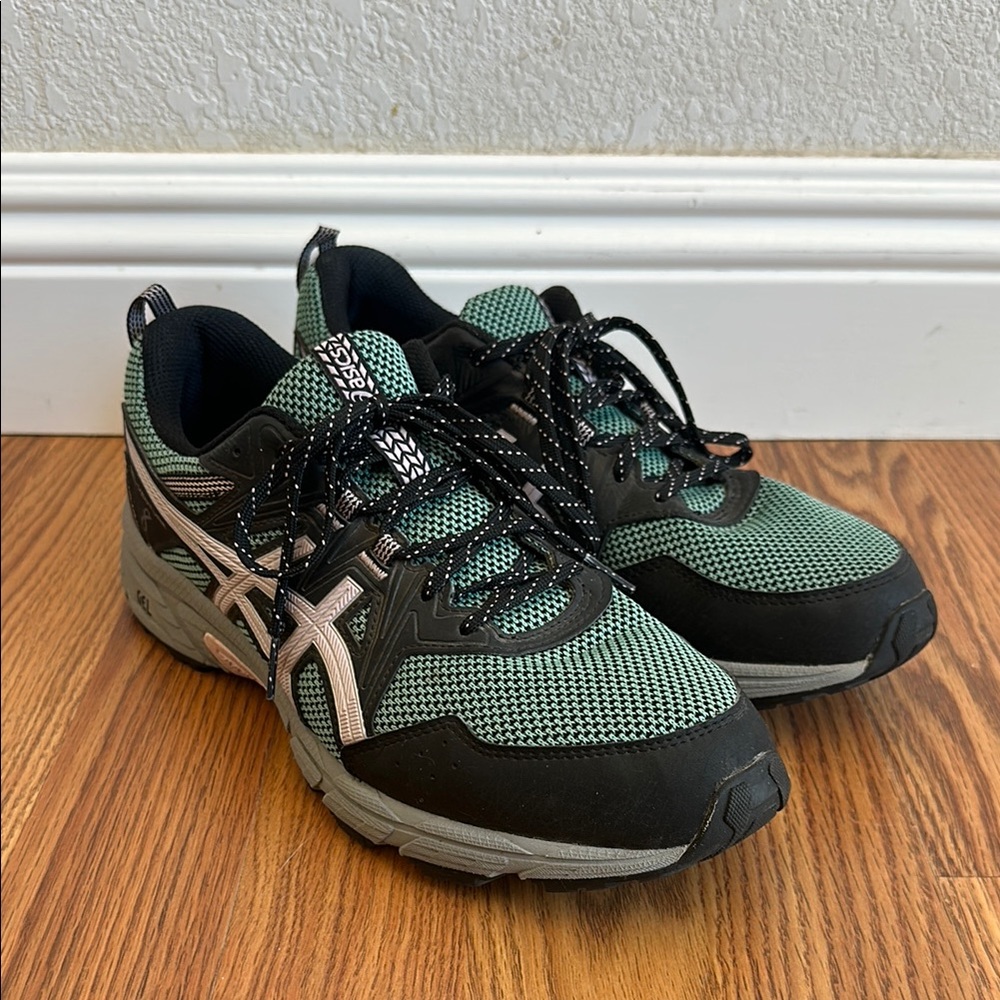 ASICS women’s Black and Green Athletic Shoes